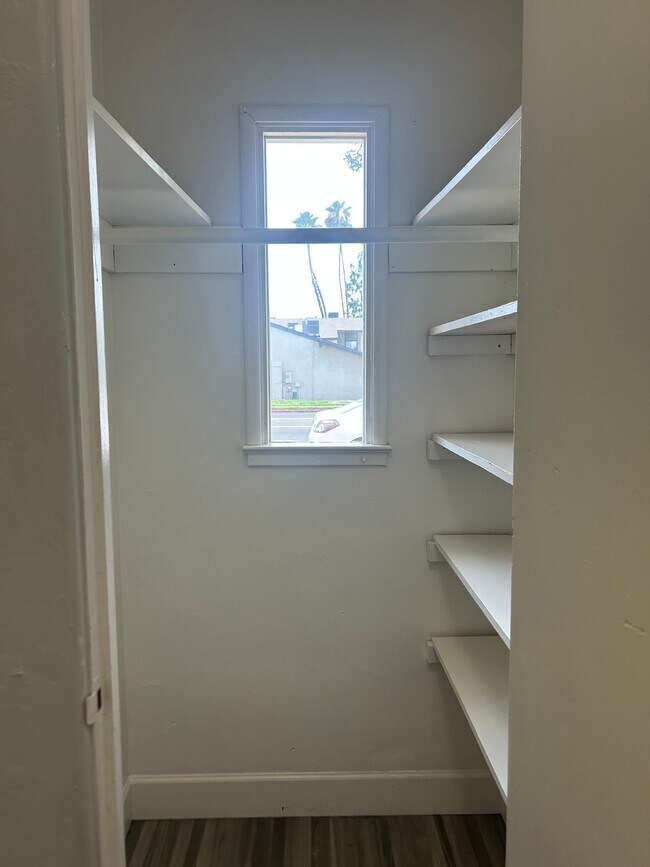 Foto del edificio - 3233 E Dakota Ave