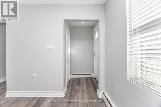 Building Photo - 2077 Leighland Rd
