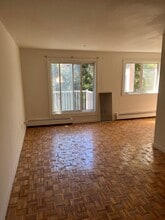 Building Photo - 110 Rue Turenne
