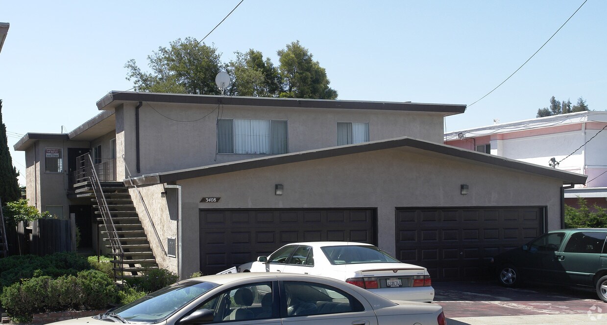 Building Photo - 3408 66th Ave