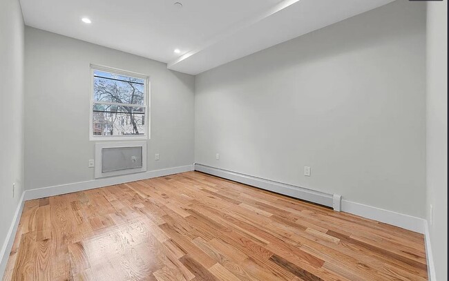 Building Photo - 238 Wyona St