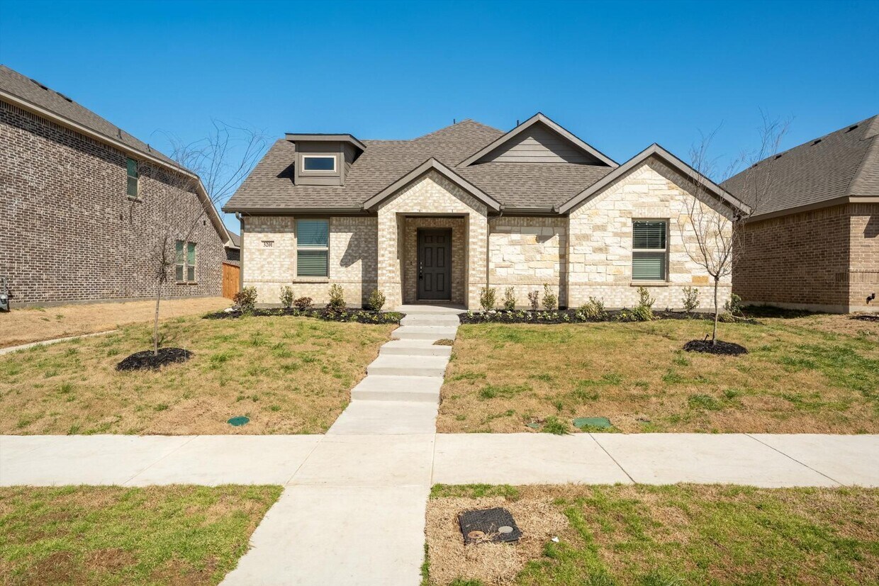 Primary Photo - 3201 Redden Ln