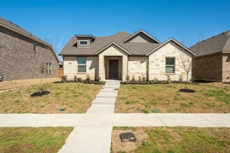 Building Photo - 3201 Redden Ln
