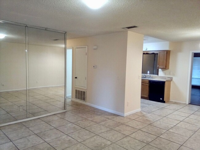 Foto del edificio - Great 3 bedrooms 2 baths single-family hom...