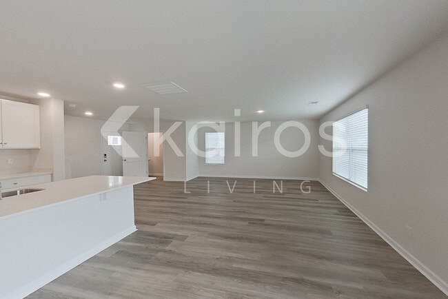 Foto del edificio - 135 Overstreet Way