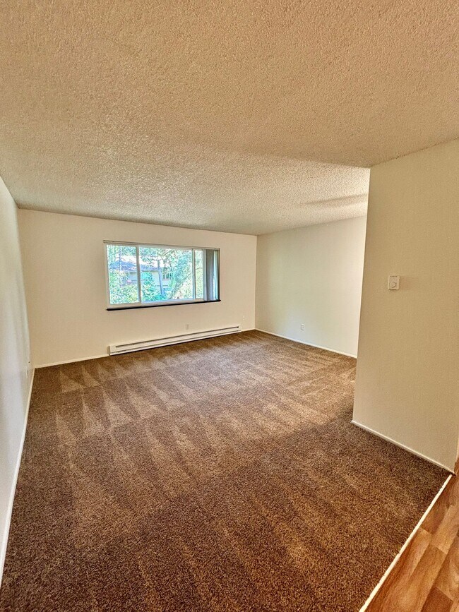 Building Photo - 3950 SW 102nd Ave