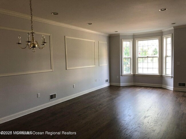 Foto del edificio - 163 Shinnecock Dr