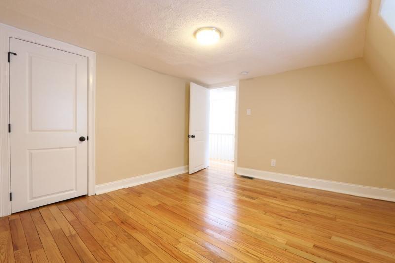 Building Photo - 1 Saint James Pl