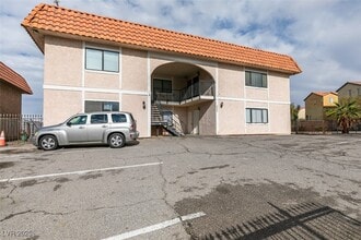 Building Photo - 6987 Mendon Ln