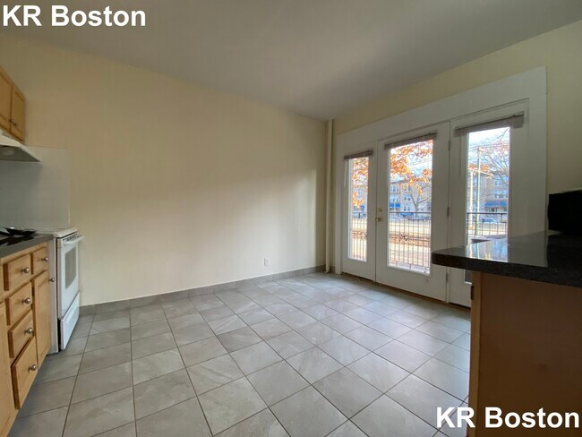 Building Photo - 1139 Commonwealth Ave