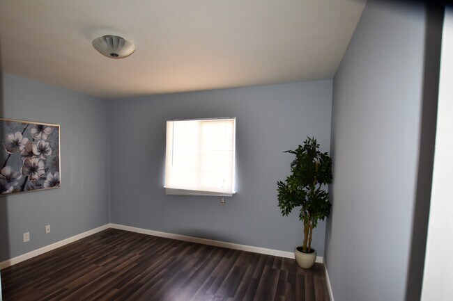 Foto del edificio - 1019 Caldwell Ave