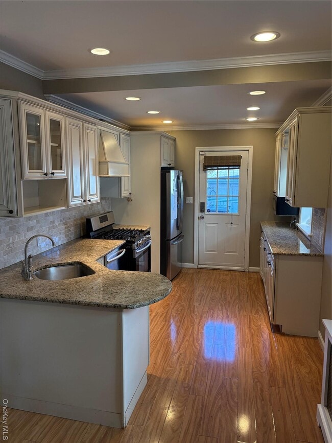 Building Photo - 176 Garfield Ave