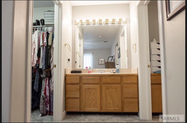 Building Photo - 510 Gwen Loop