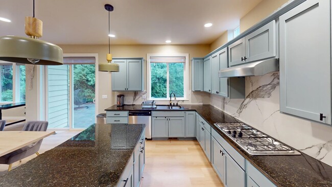 Building Photo - This Shy Creek Neighborhood 4 bed, 3 bath home has abundant space with a functional layout.