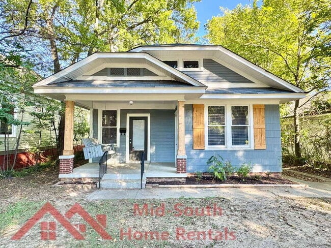 Photo - 666 Landis St House