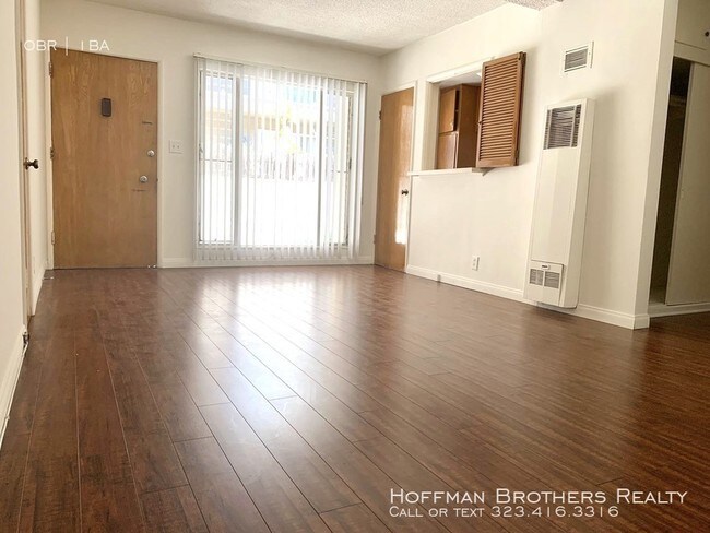 Building Photo - 1218 S Barrington Ave