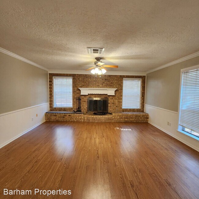 Building Photo - 3 br, 2 bath House - 3123 Swann Dr.