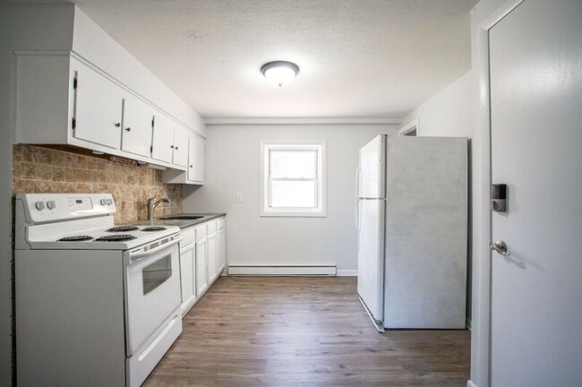 Building Photo - 98 N Alhambra Cir