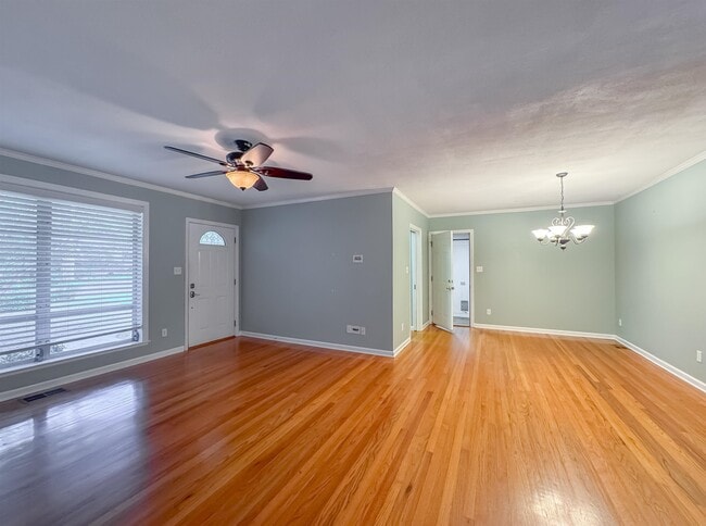 Building Photo - 2605 Lotus Dr