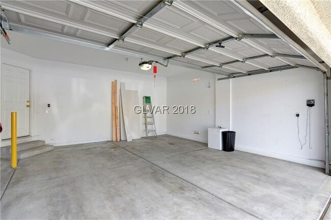 2 Spaced Garage - 6049 Charity St