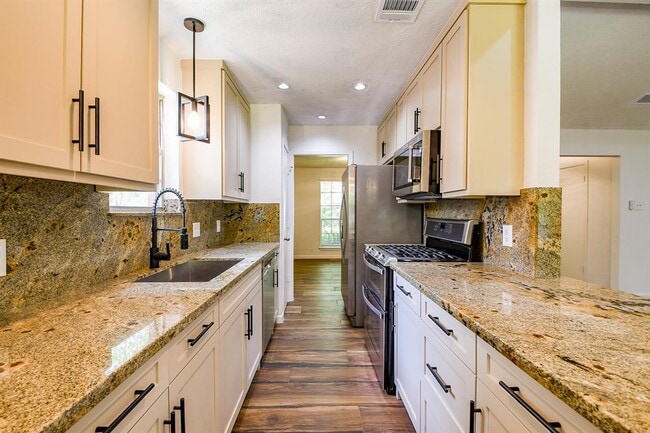 Building Photo - 25003 Spring Creek Dr