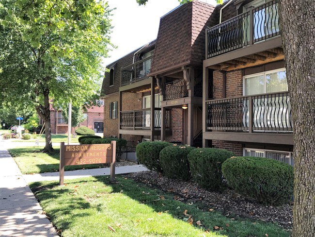Building - 5801 Woodson Rd