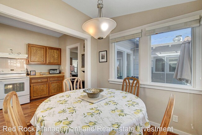 Building Photo - 3 br, 1.5 bath House - 505 Avenue K