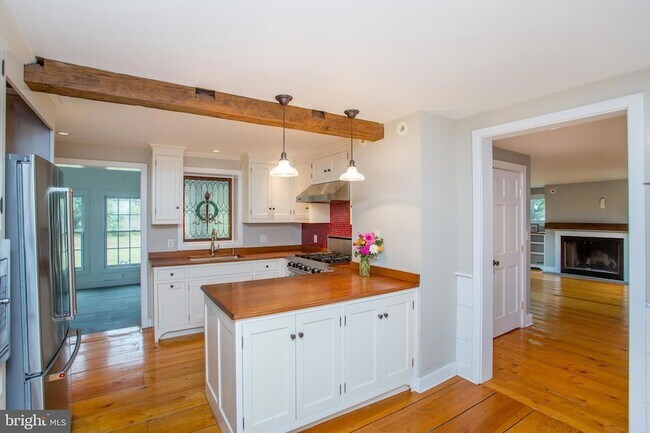 Foto del edificio - 2170 Daniel Bray Hwy