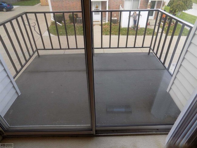 Foto del edificio - 24374 Meadowbridge Dr