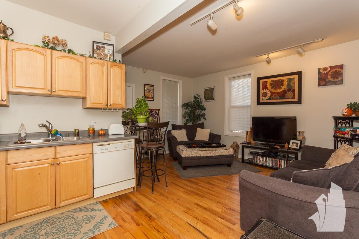 2 bedroom in Chicago IL 60647 - 2 bedroom in Chicago IL 60647