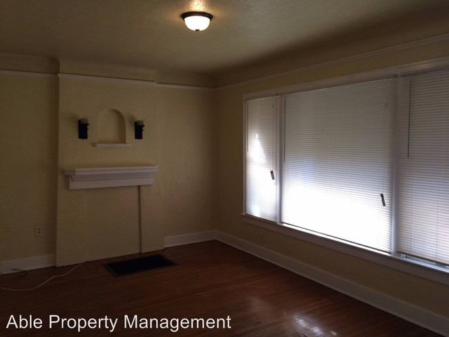 Foto del edificio - 1 br, 1 bath Apartment - 1906 Forrest St.