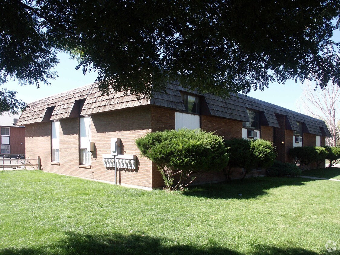 1344 S Coffman St, Longmont, CO 80501 Apartments in Longmont, CO