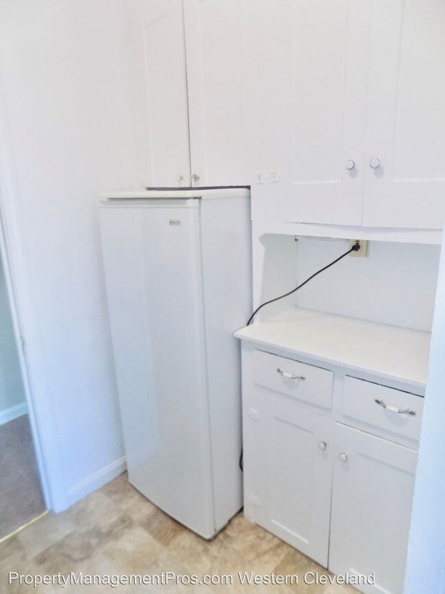 1365 Clarence Ave Lakewood Oh 44107 House For Rent In Building Photo 1365 Clarence Ave