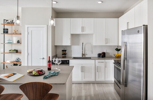 Foto del edificio - Residences at Westshore Marina