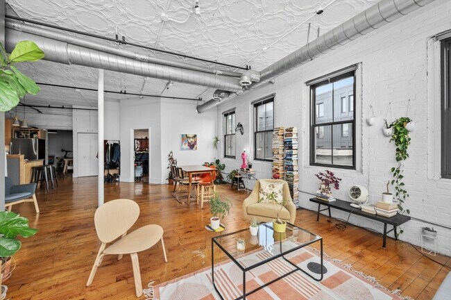 Foto del edificio - 10 Williams St