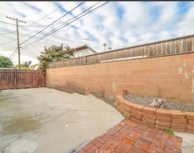 Photo - 1215 W L St House