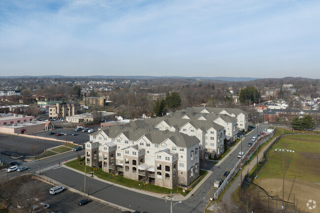 Aerial Photo - Parkview Drive Condominiums