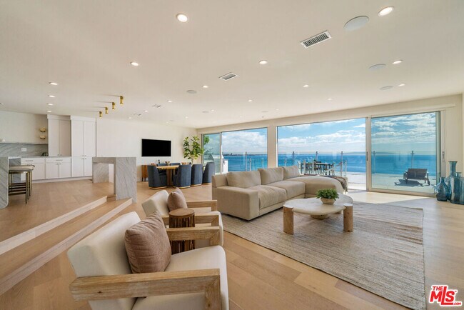 Building Photo - 18254 Coastline Dr