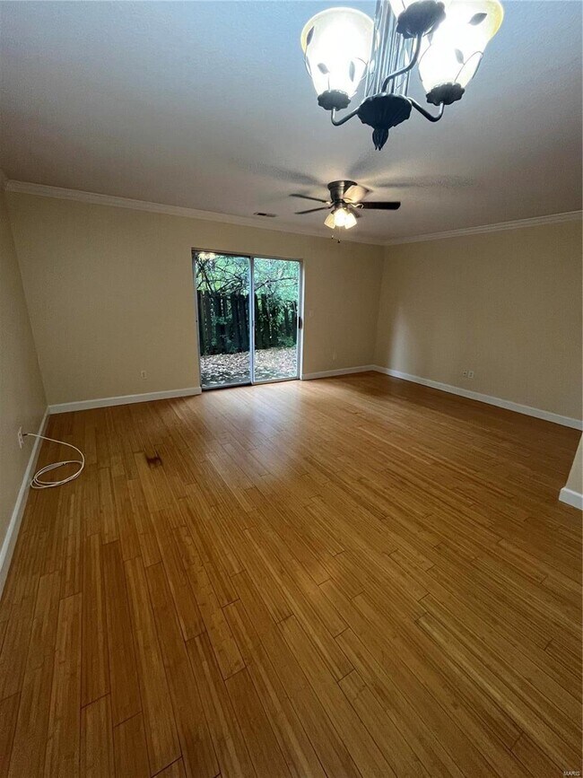 Building Photo - 815 Woodside Creek Dr