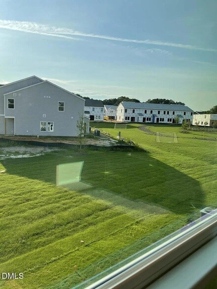 Foto del edificio - 930 Field Ivy Dr