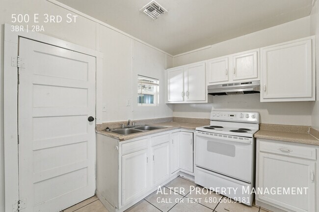 Foto del edificio - 500 E 3rd St