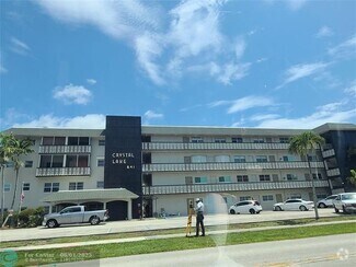 Building Photo - 941 Crystal Lake Dr