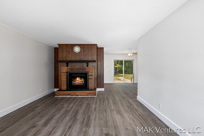 Building Photo - 6931 Rix St SE