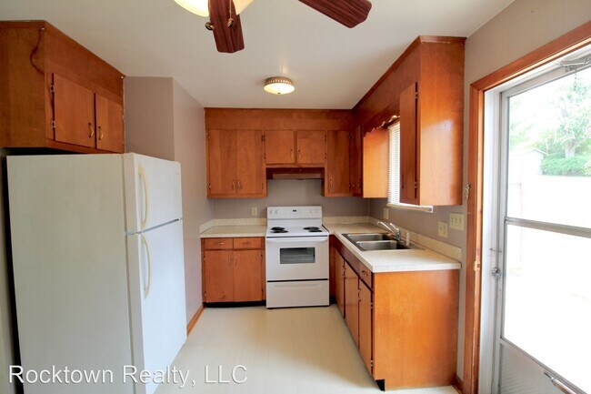 Building Photo - 2 br, 1 bath House - 121 Atlantic Avenue