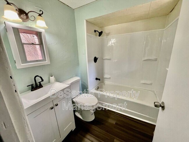 Foto del edificio - 946 Beaver Rd