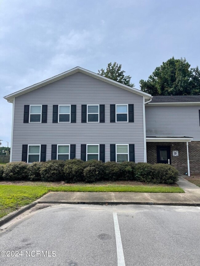 Building Photo - 215 Cordell Cir