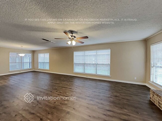 Foto del edificio - 4951 Shady Oak Trail