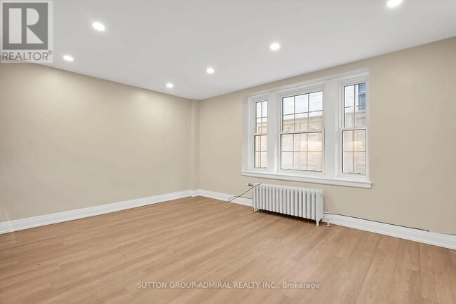 Building Photo - 697 Eglinton Ave W