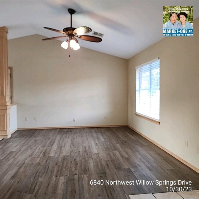 Foto del edificio - 6840 NW Willow Springs Dr