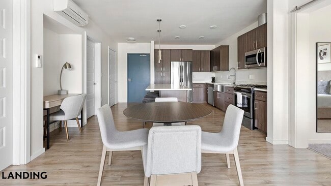 Building Photo - 11505 NE Yacht Harbor Dr